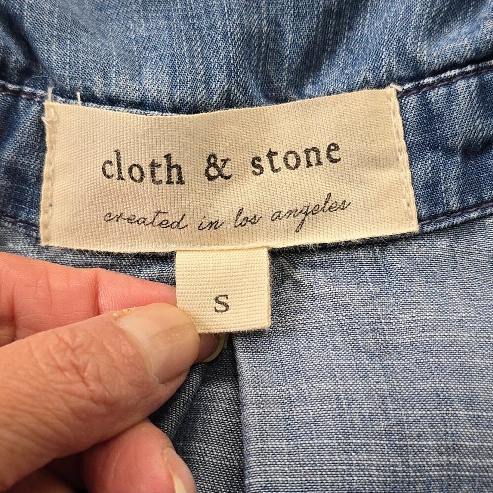 Cloth & Stone Denim Shirt Women’s Tencel Chambray Long Sleeve V Neck Size S - Picture 10 of 13